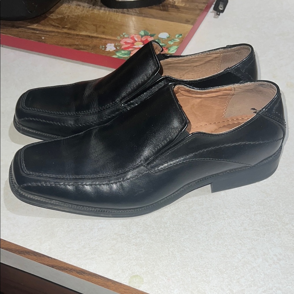Black Leather Slip-On Loafers with Polished Finish